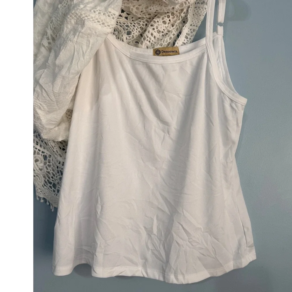 Democracy Women's M White Crochet Lace Boho Top with Camisole Liner 1074 - Picture 2 of 5